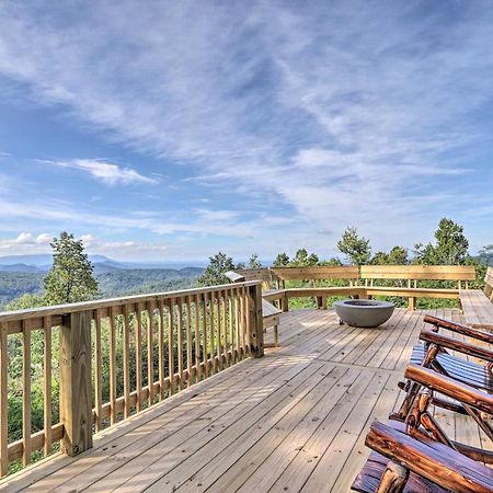 Upscale Gatlinburg Cabin Deck, Fire Pit And Hot Tub ภายนอก รูปภาพ