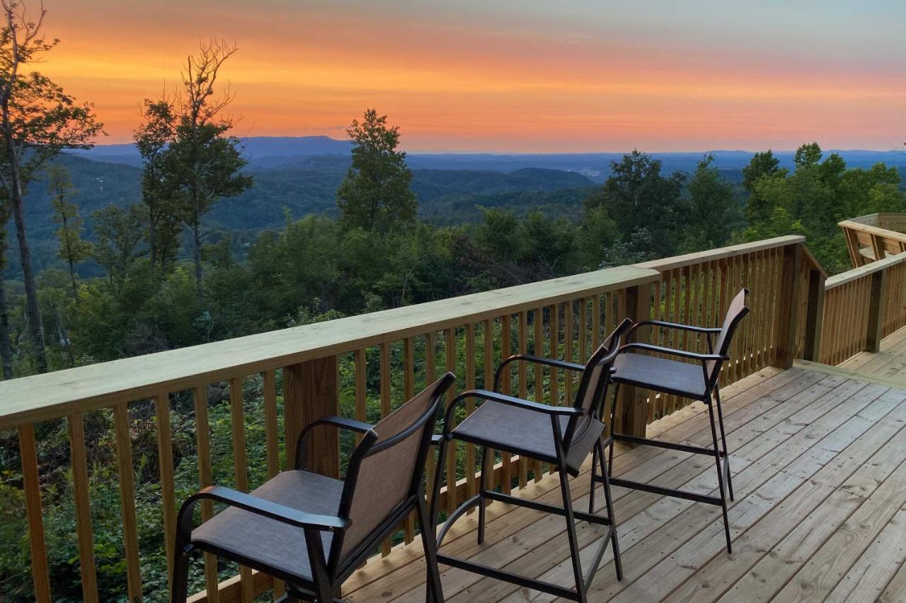 Upscale Gatlinburg Cabin Deck, Fire Pit And Hot Tub ภายนอก รูปภาพ