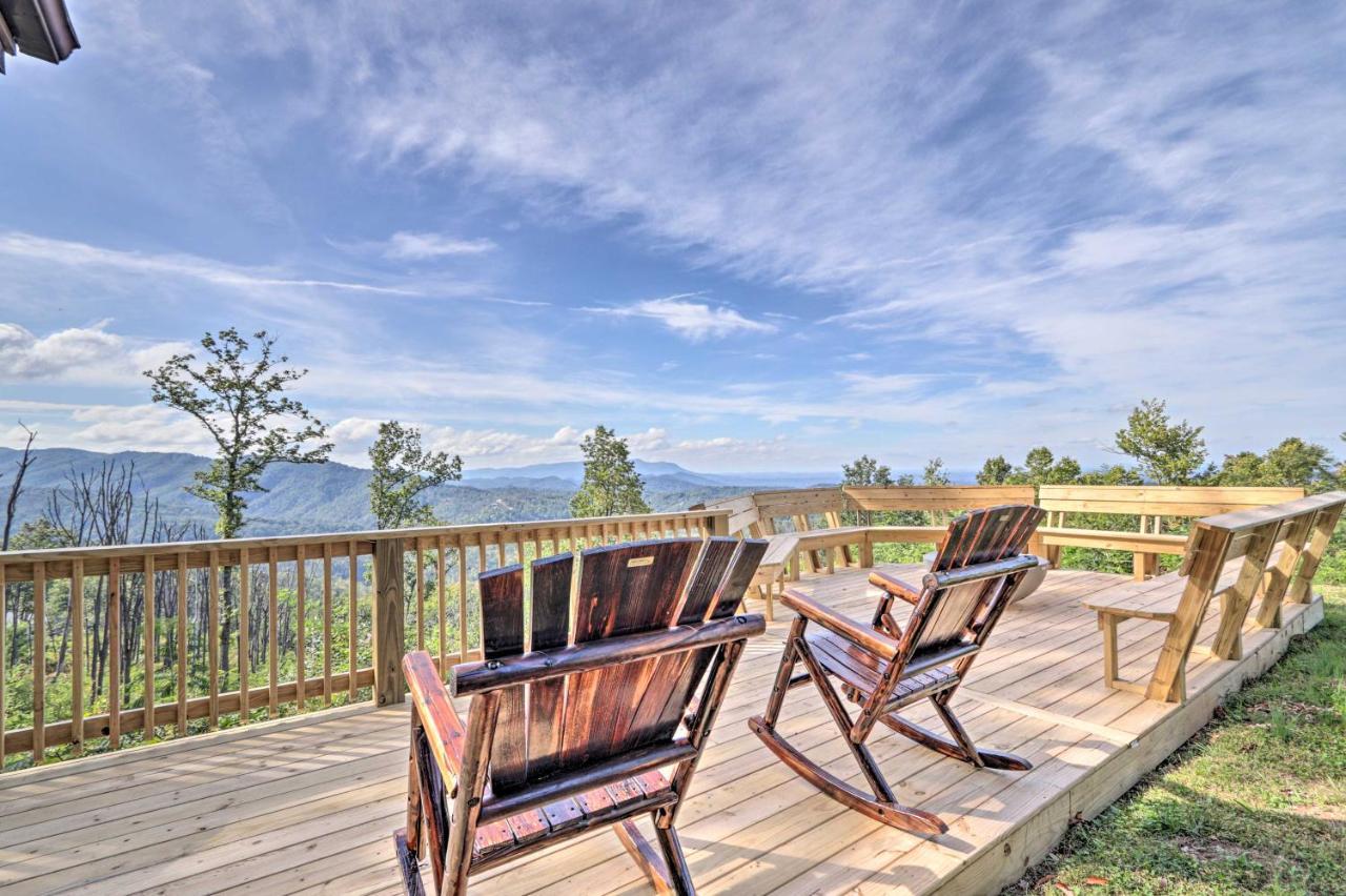 Upscale Gatlinburg Cabin Deck, Fire Pit And Hot Tub ภายนอก รูปภาพ