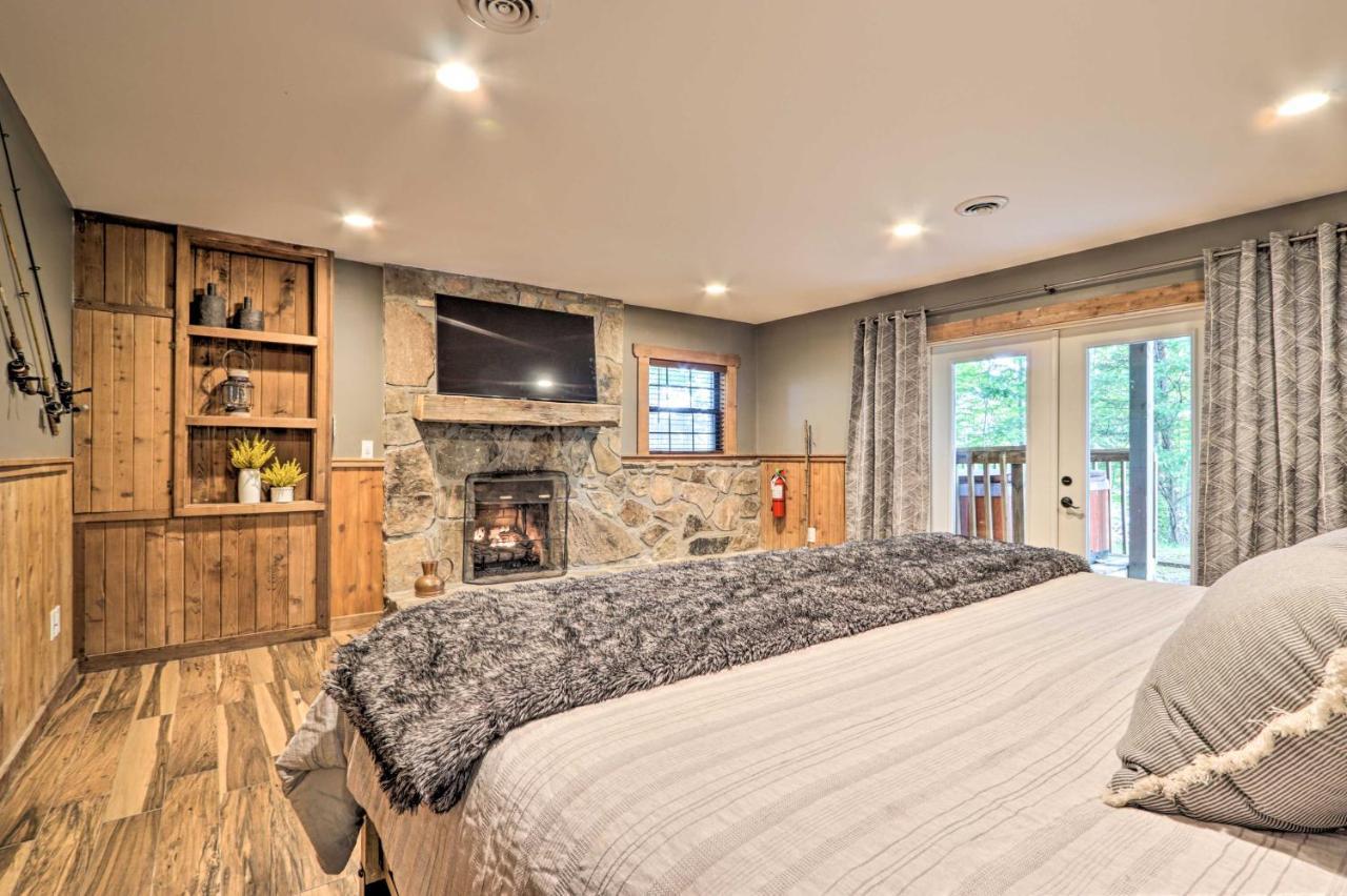Upscale Gatlinburg Cabin Deck, Fire Pit And Hot Tub ภายนอก รูปภาพ