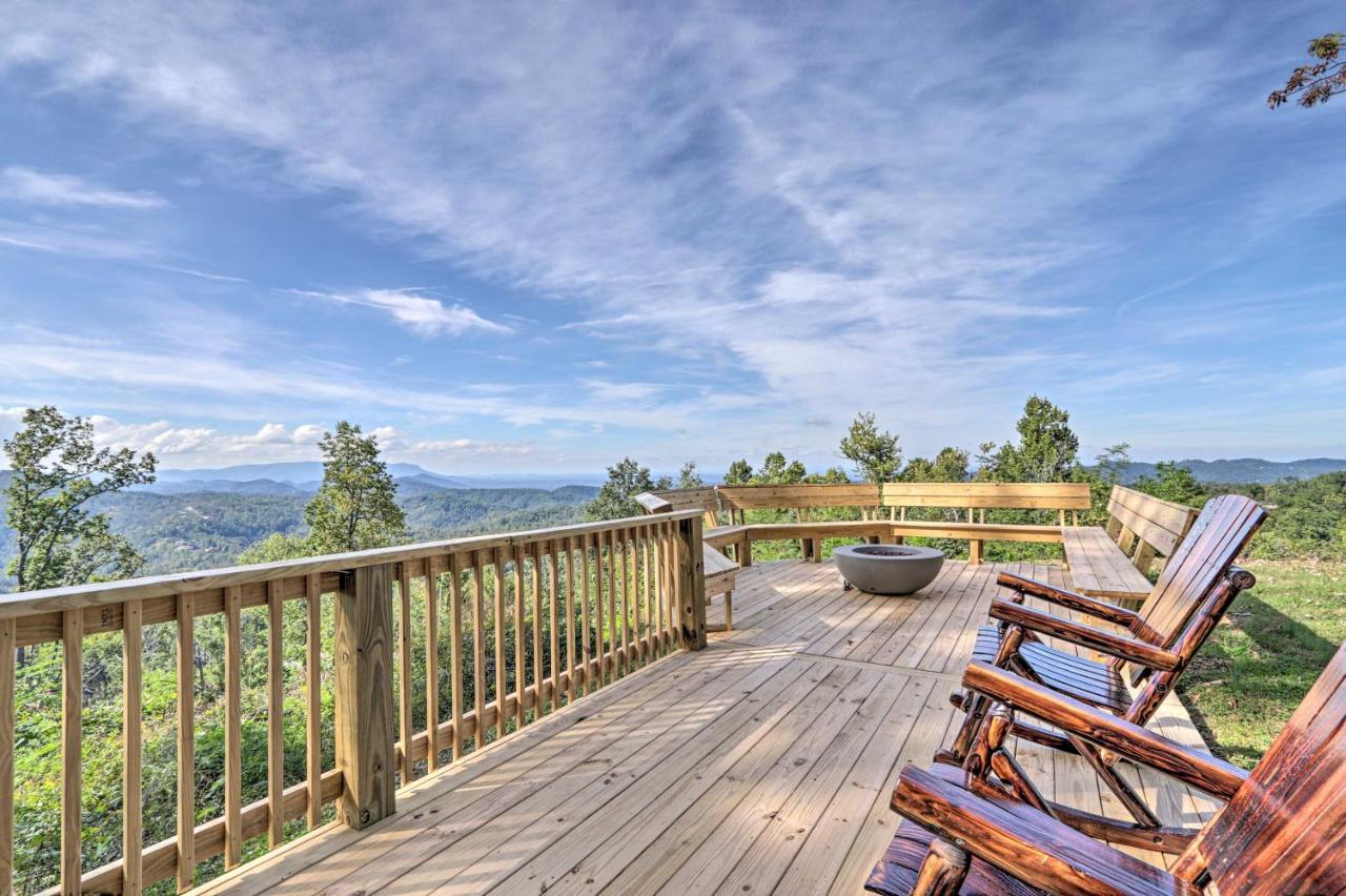 Upscale Gatlinburg Cabin Deck, Fire Pit And Hot Tub ภายนอก รูปภาพ
