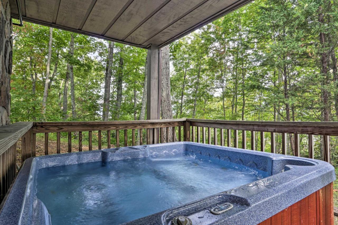 Upscale Gatlinburg Cabin Deck, Fire Pit And Hot Tub ภายนอก รูปภาพ